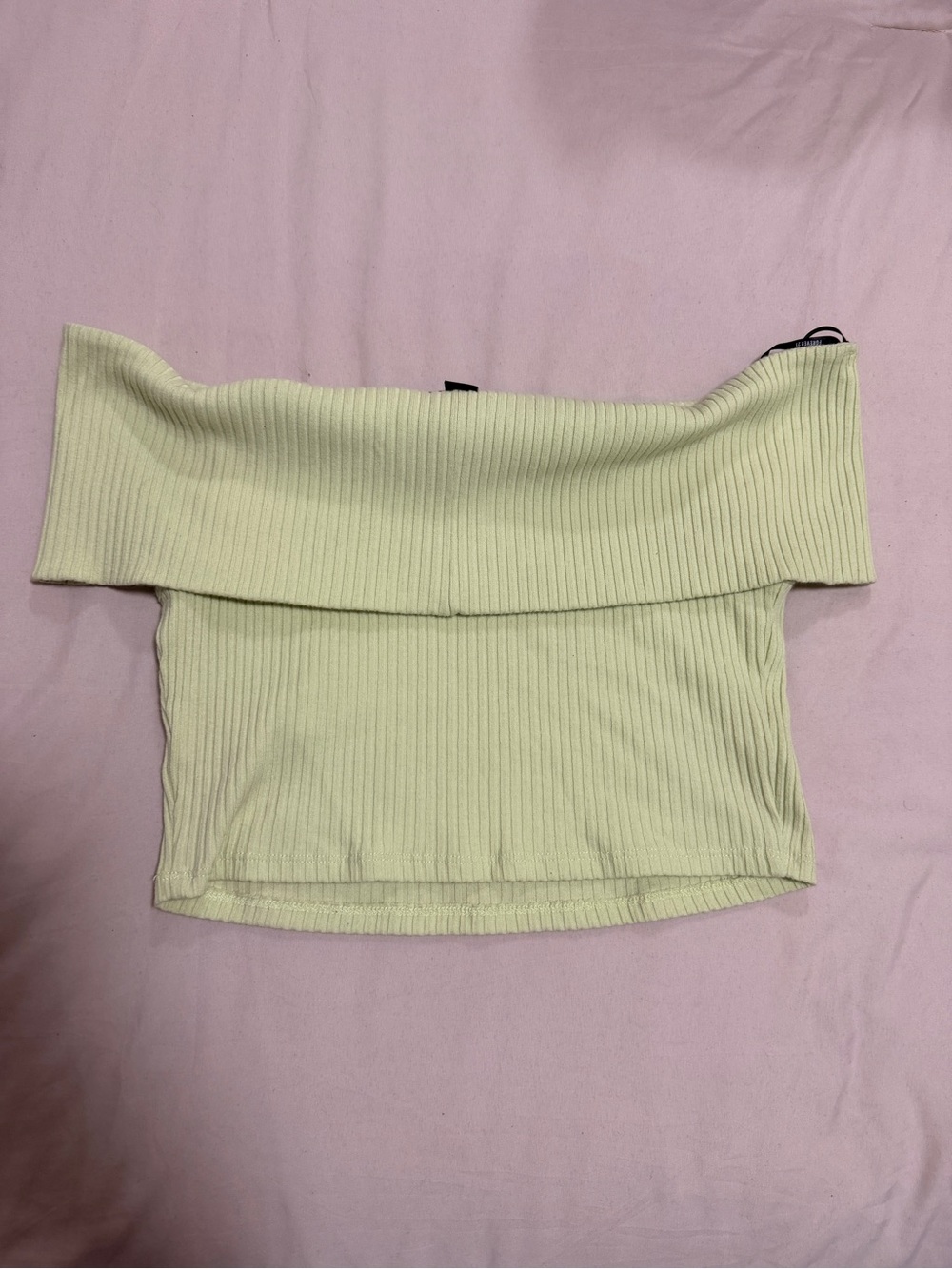 Off-Shoulder Ribbed Crop Top - Picture 2 of 3
